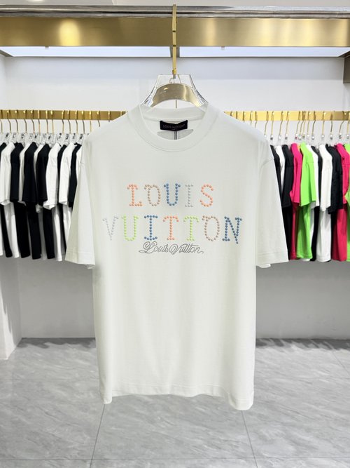 Louis Vuitton High-quality Custom T-shirt with a Silk-like Texture