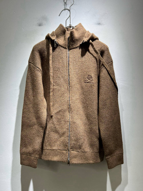 Loro Piana Comfortable Knitted Wool Sweater Ideal for Commuting