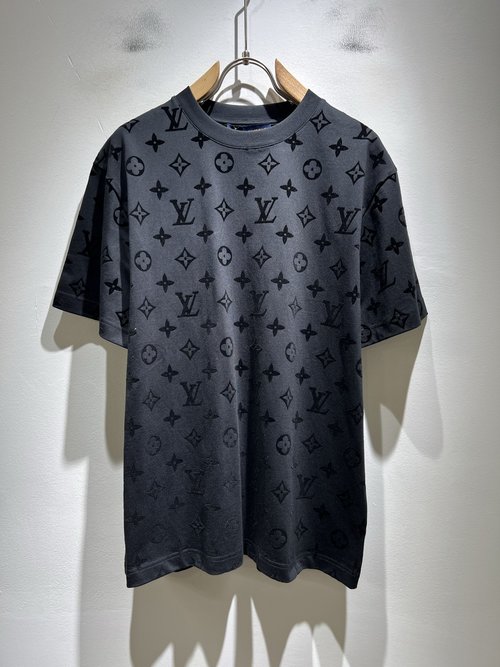 Louis Vuitton Short Sleeve T-Shirt with Monogram Embossing