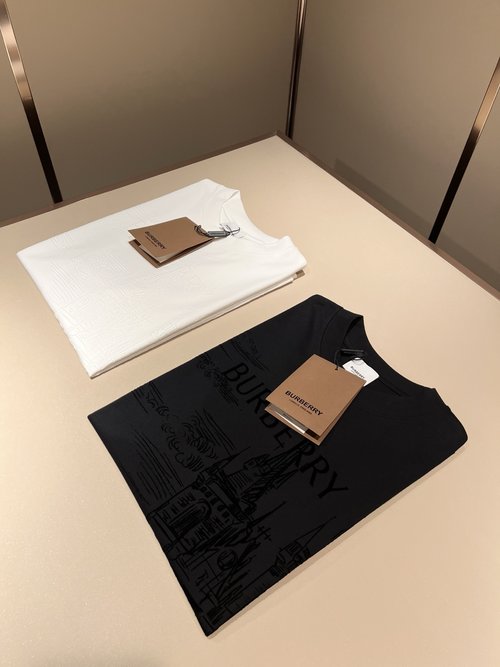 Burberry Premium Outdoor Short-sleeved T-shirt with Logo Pressing