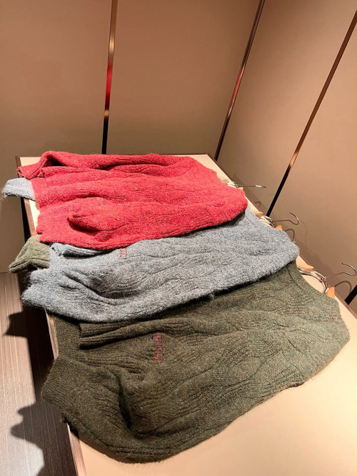 Gucci Imported Knit Wool Sweater with Logo