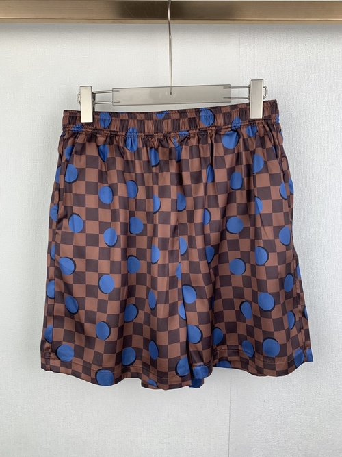 Louis Vuitton Polka Dot Print Shorts, Retro and Practical Design
