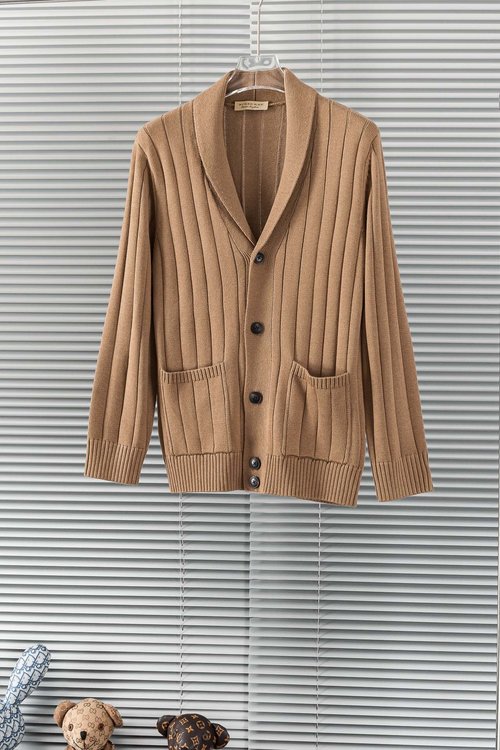 Burberry Luxury Cashmere and Wool Blend Cardigan