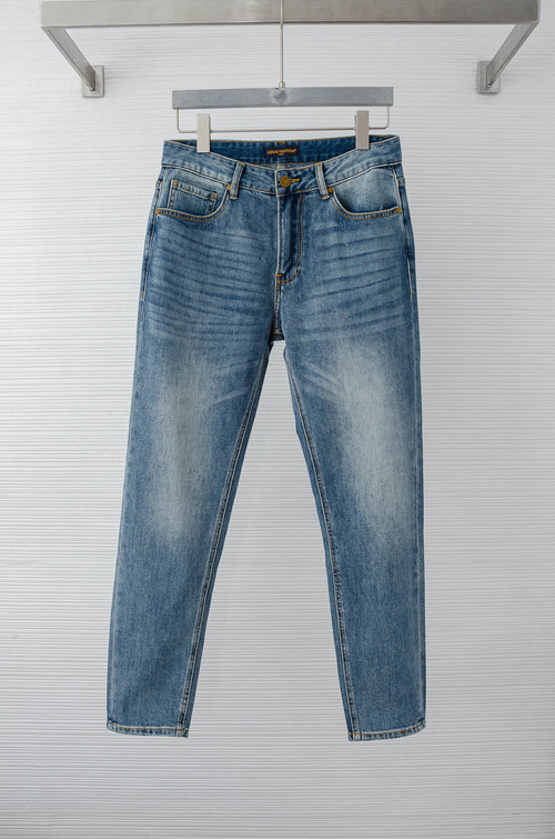 Louis Vuitton Fashionable Straight-Leg Jeans with Premium Details