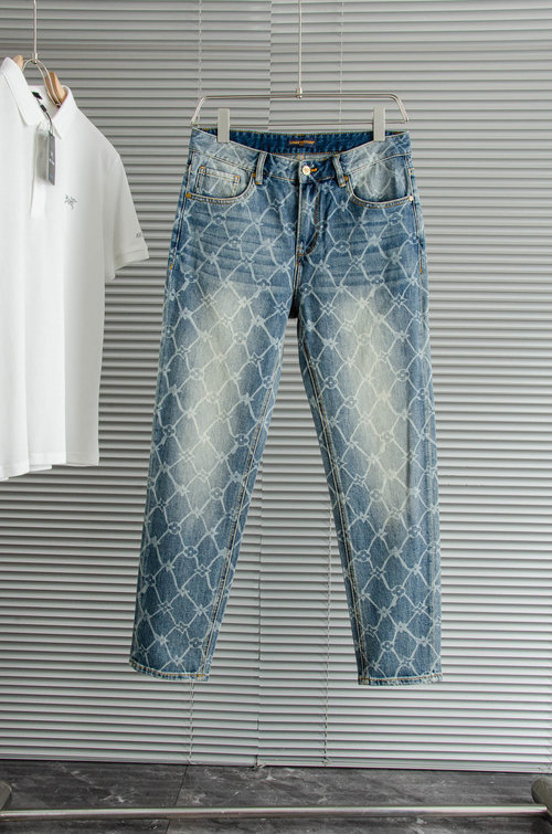 Louis Vuitton Fashionable Straight Jeans with Exquisite Accessories