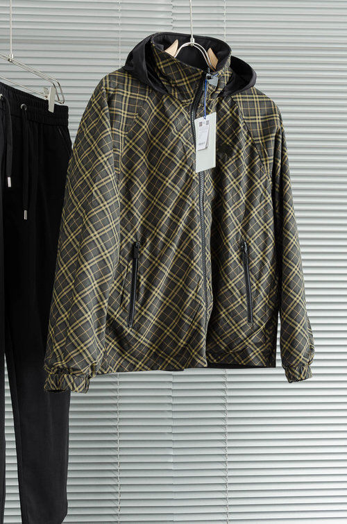 Burberry Elegant Double - faced Waterproof Hooded Jacket
