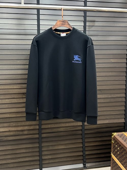 Burberry Classic Unisex Crewneck Pullover with Premium Air-Layer Fabric