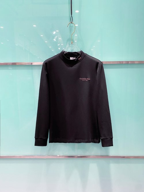 Dior Stylish Long-Sleeved T-Shirt for Layering