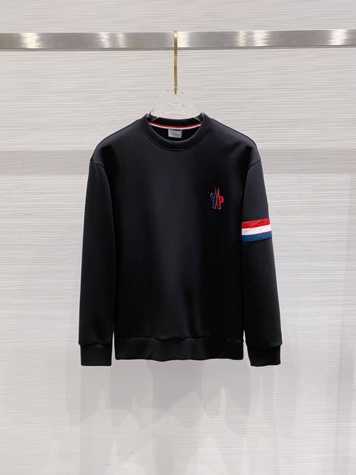Moncler Classic Meets Modern: Trendy Knit Sweatshirt