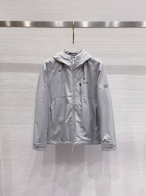 ArcTeryx New Jacket with Premium Fabric and Good Fit