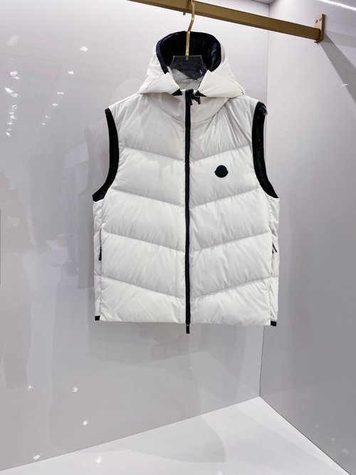 Moncler Detachable Hood Down Gilet with 90s Style