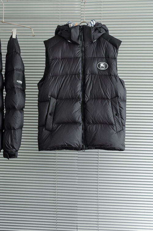 Burberry Detachable Sleeve Two-in-One Down Jacket