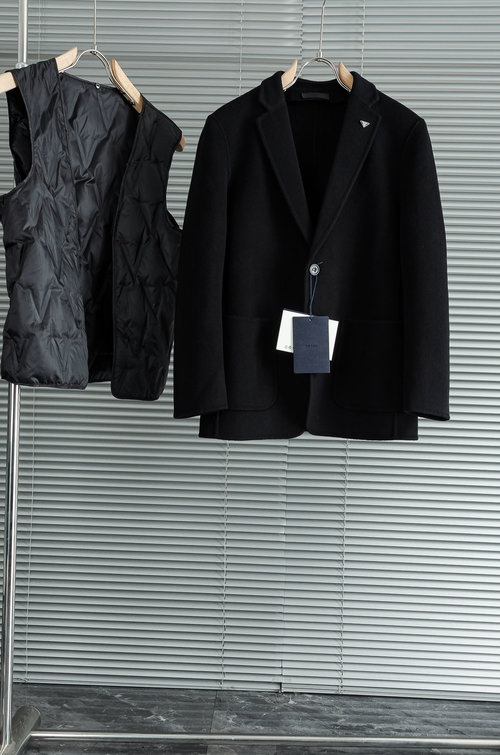 Prada Business-friendly Down-filled Single Suit for All Occasions