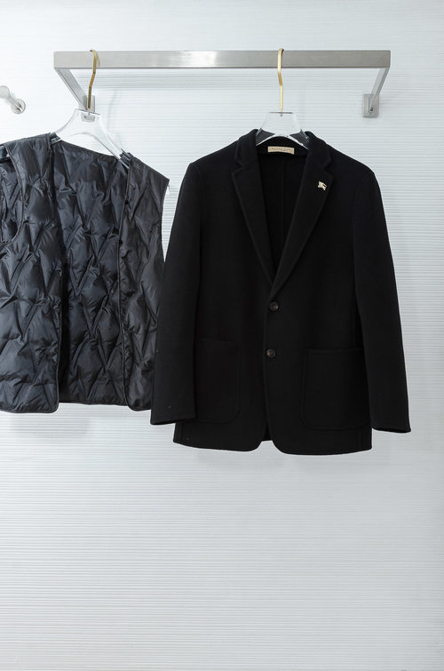 Burberry Business Suit with Detachable Warm Liner