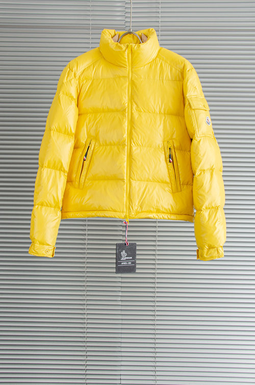 Moncler 90% White Goose Down Filled Warm and Elegant Jacket