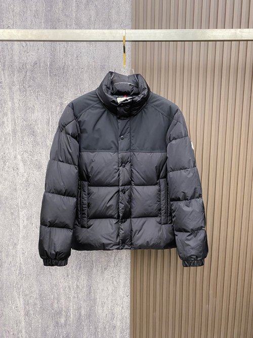 Moncler Exclusive Down Jacket Filled with 90% White Duck Down