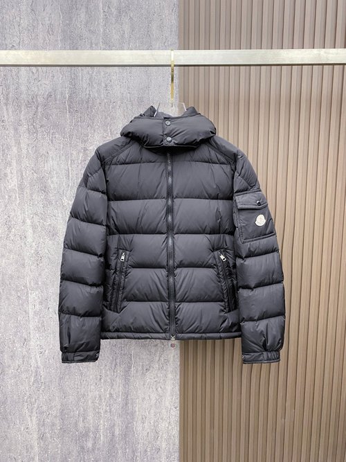 Moncler Matte Short Down Jacket Crafted from Special Nylon Fabric