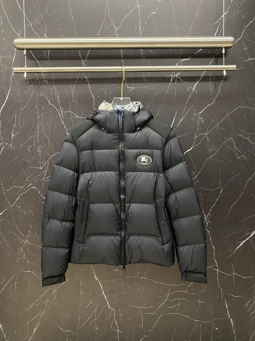 Burberry Two-in-one Detachable Sleeve Down Jacket