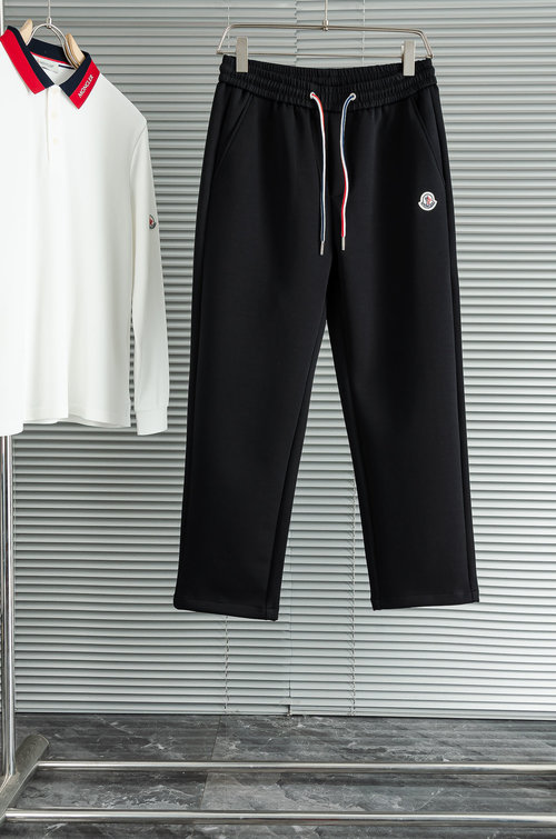 Moncler Comfortable Straight-Leg Stretch Pants