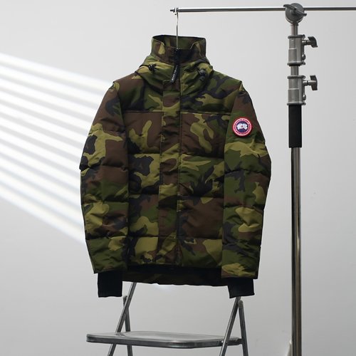 Canada Goose Sleeve Logo Hooded Down Jacket in Military Camouflage