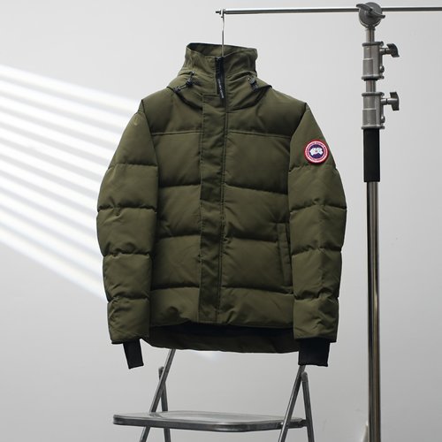Canada Goose Sleeve Logo Hooded Down Jacket in Military Green
