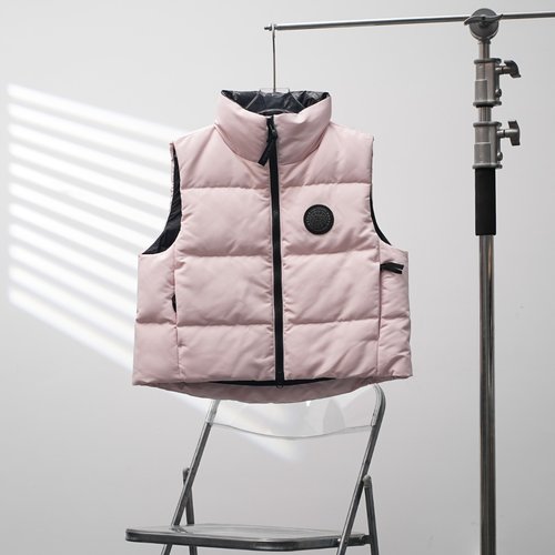 Canada Goose Short Stand-up Collar Down Vest in Pink