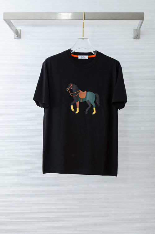 Hermes Solid Color Round Neck T-shirt with Good Drape