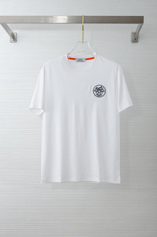 Hermes Solid Color Round Neck T-shirt with Good Drape