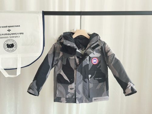 Canada Goose Kids 95 Goose Down Jacket w/ Detachable Hood & Fur Trim