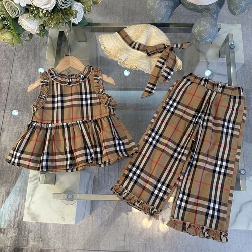 Burberry Girls Premium Woven Cotton Set, Comfortable & Stylish