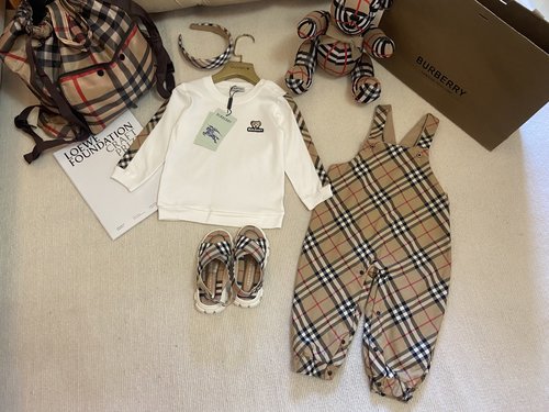 Burberry Unisex Kids Premium Cotton Sweater & Overalls Set