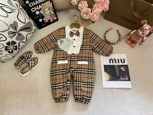 Burberry Classic Plaid Unisex Baby Onesie Fleece-Lined Snap Closure