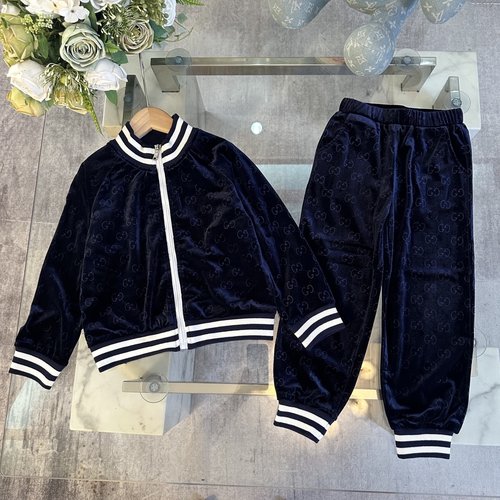 Gucci Kids Velvet Outfit Set - Soft & Stylish