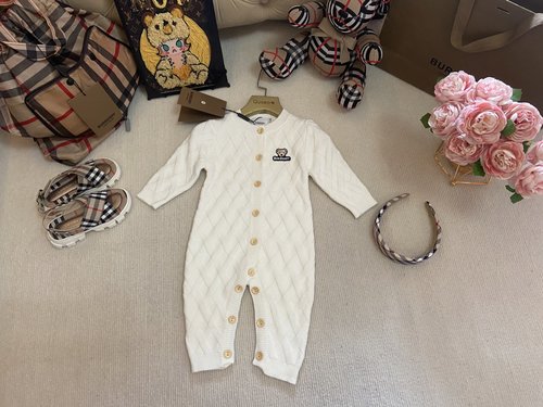 Burberry Baby Unisex Thick Knit Open Crotch Onesie