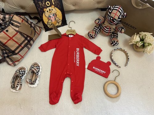 Burberry Red Cotton Baby Onesie Set with Hat 
