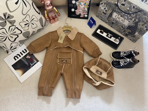 Gucci Unisex Baby Shearling Onesie Set, Comfortable & Stylish